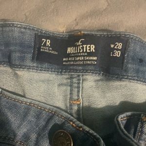 Holister size 7R ripped jeans
